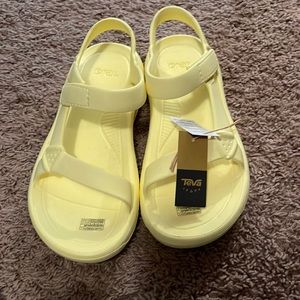 Brand new yellow teva sandals